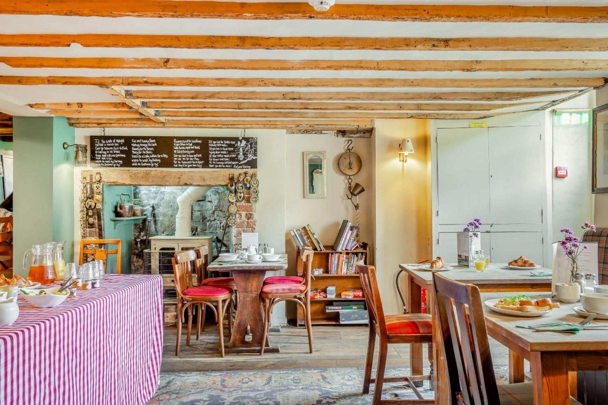 Tiger Inn - Elizabeth Eastdean Экстерьер фото